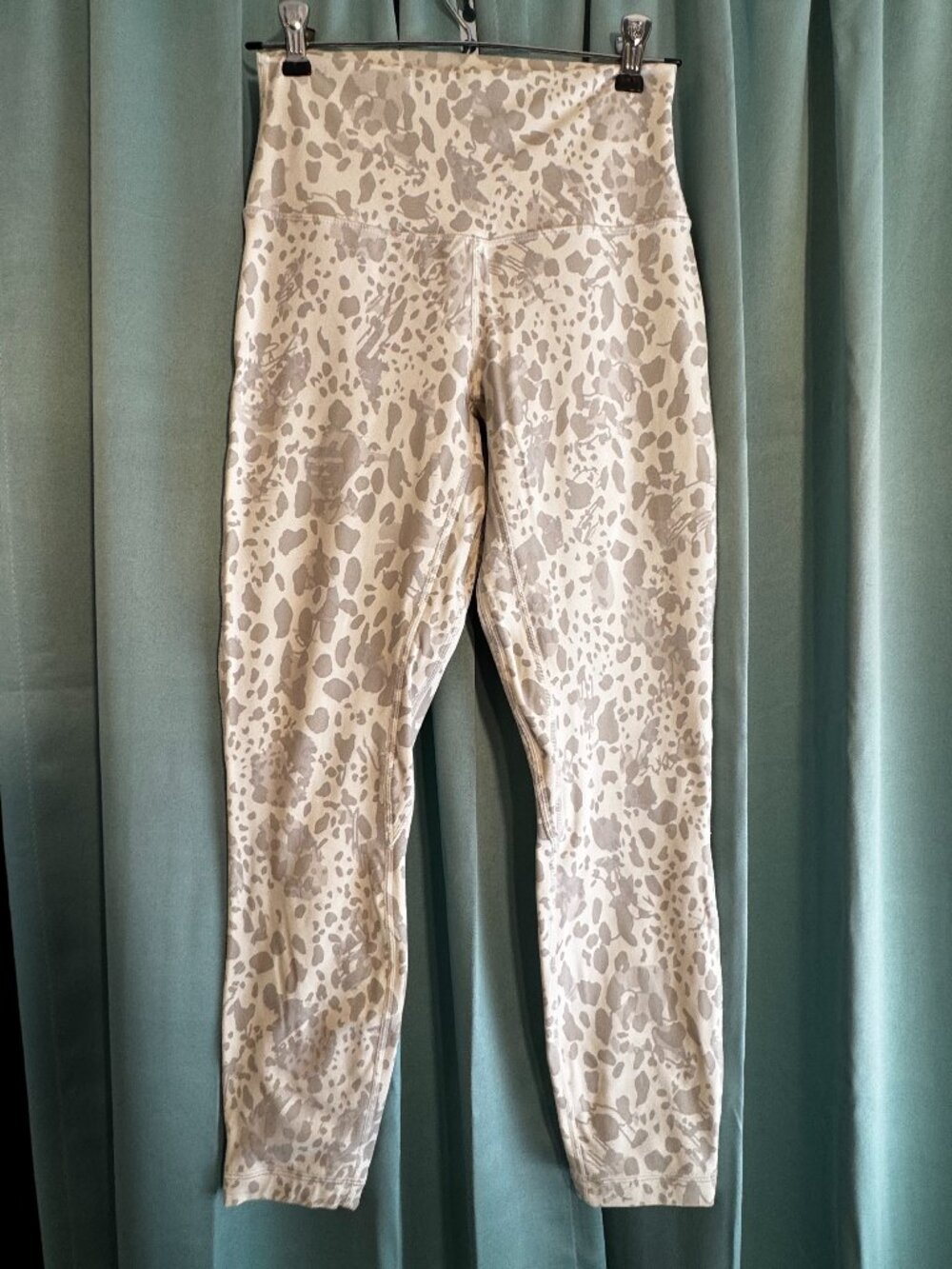 Lululemon Align High Rise Leggings Cream/Gray Animal Print Size 6